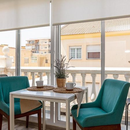 Apartamentos Lola Beach Málaga Kültér fotó