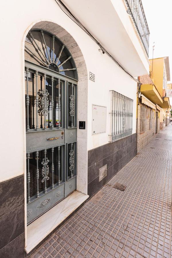 Apartamentos Lola Beach Málaga Kültér fotó