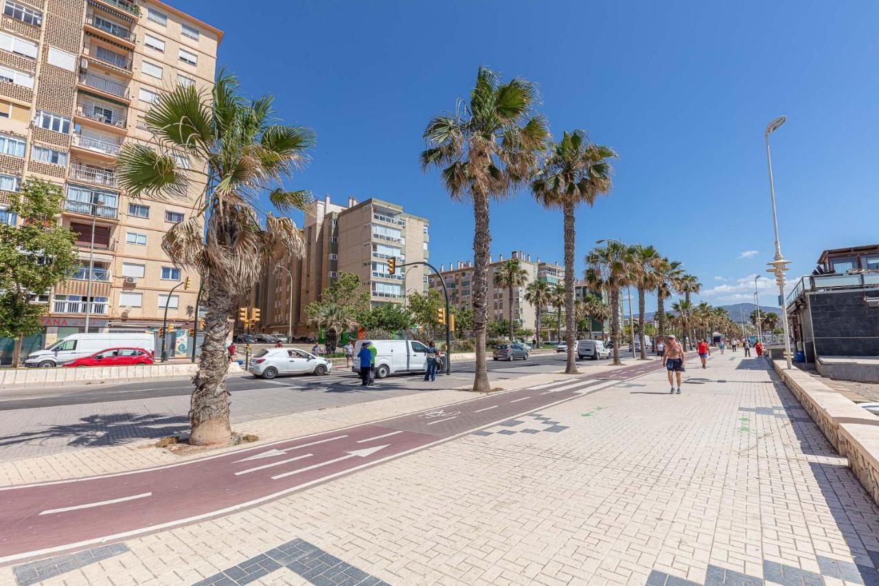 Apartamentos Lola Beach Málaga Kültér fotó