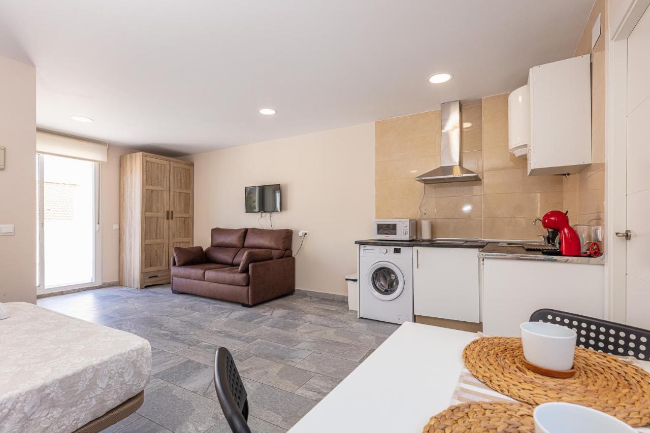 Apartamentos Lola Beach Málaga Kültér fotó