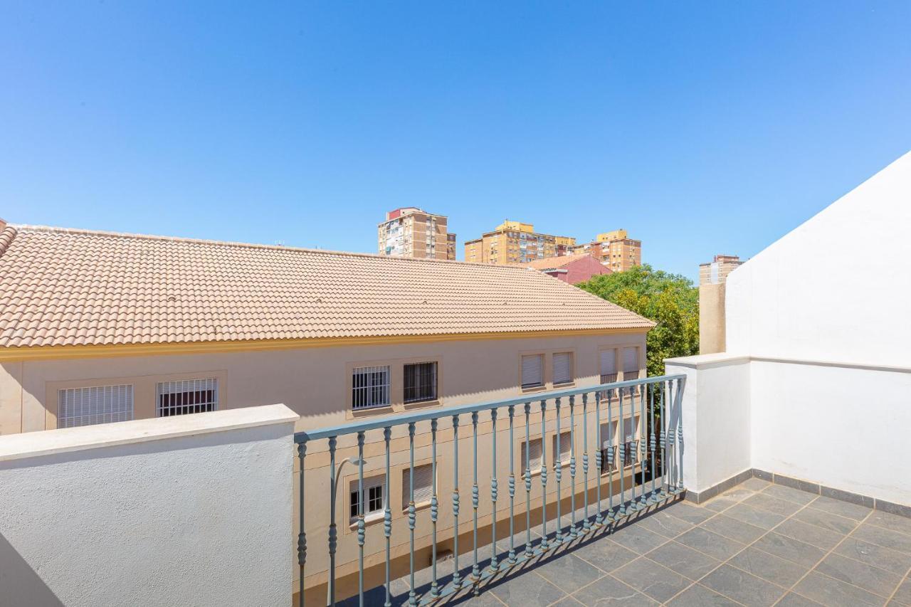 Apartamentos Lola Beach Málaga Kültér fotó