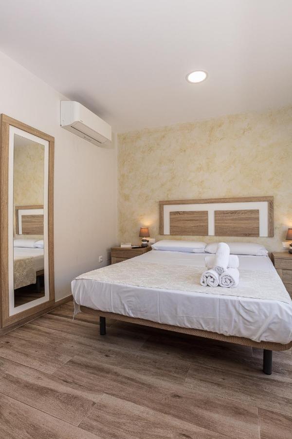 Apartamentos Lola Beach Málaga Kültér fotó