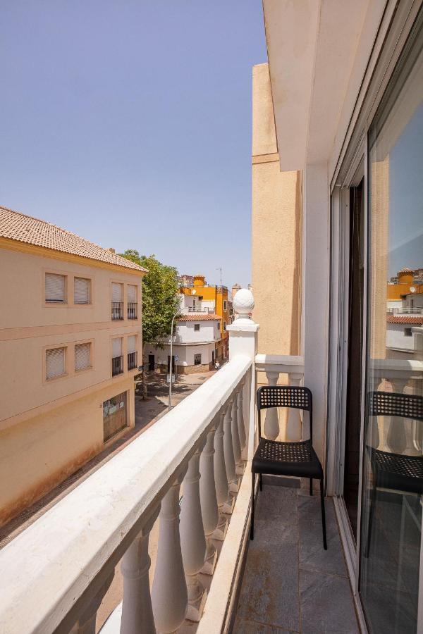 Apartamentos Lola Beach Málaga Kültér fotó