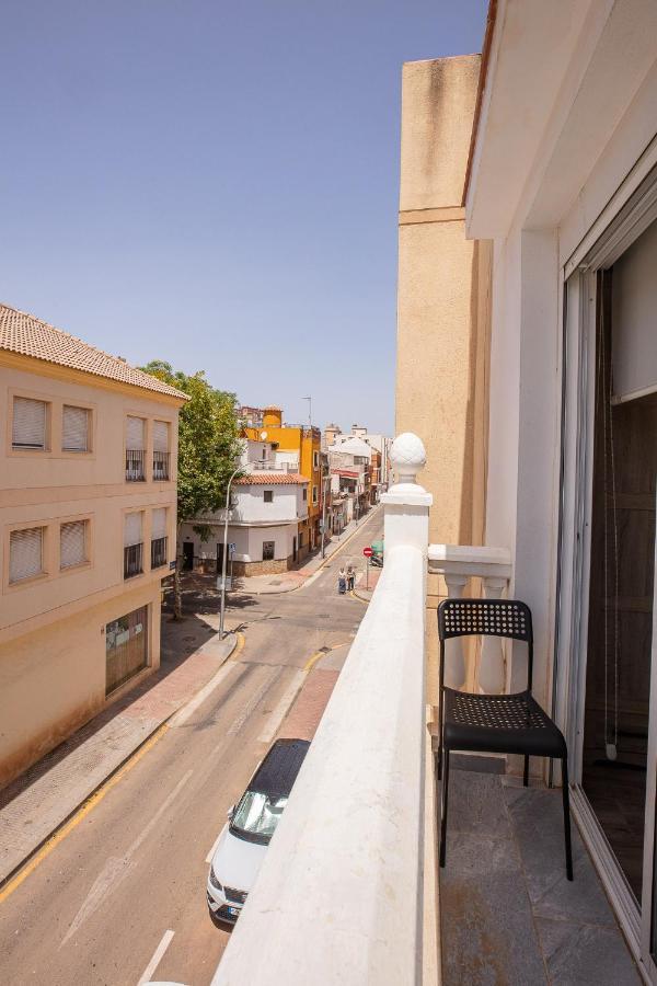 Apartamentos Lola Beach Málaga Kültér fotó